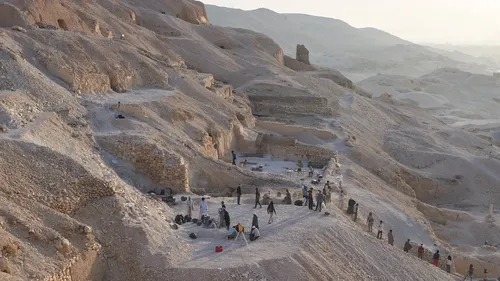 Life Histories of Theban Tombs