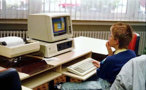 Education and the European Digital Agenda: Switzerland, Germany and Sweden after 1970